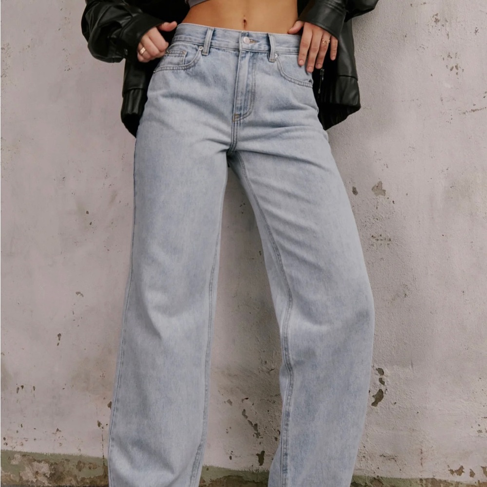 Mid Rise Baggy Fit